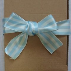 裏面の出ないきれいなリボンの結び方