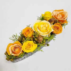 ローズメリア（2色のバラの花びらで大きなバラを作った）印象に残るフラワーアレンジ